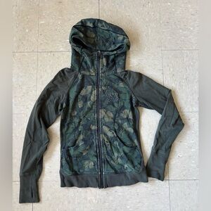 Lululemon Jacket Black & Green Butterflies Camo Hoodie Women’s Size 4